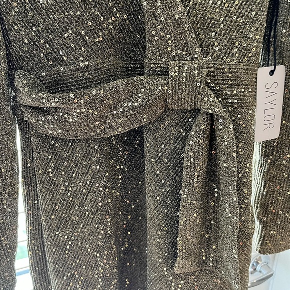 Saylor Juanita-GOLD Small Lightweight Gold Sequin Dress NWT - Picture 8 of 8